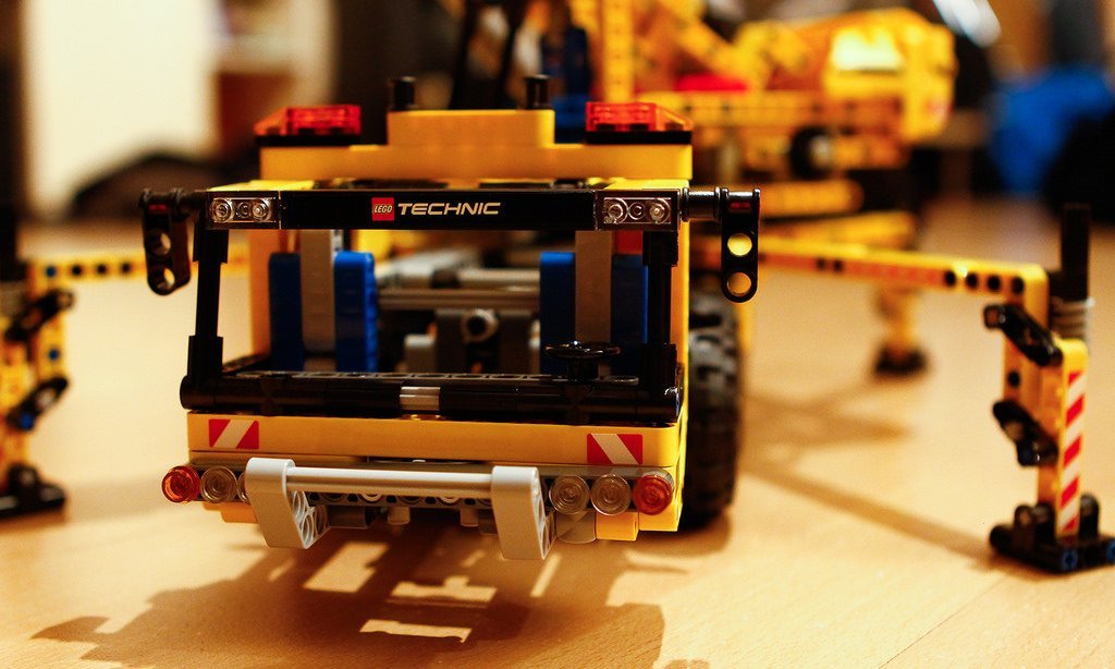 7 Incredible Lego Technic Toys for STEM Learning Fun